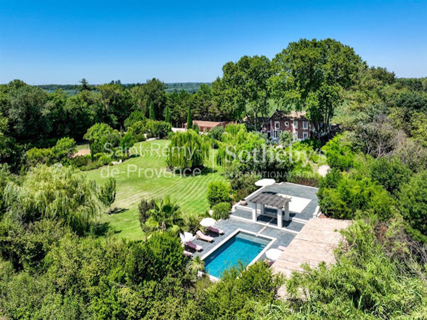Mas provençal 9 pièces 325 m²