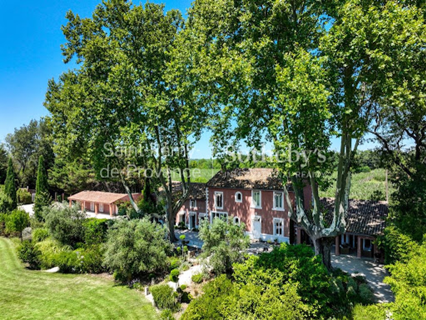 Maison à vendre - 9 pièces - 325m2 - Eygalières (13810)