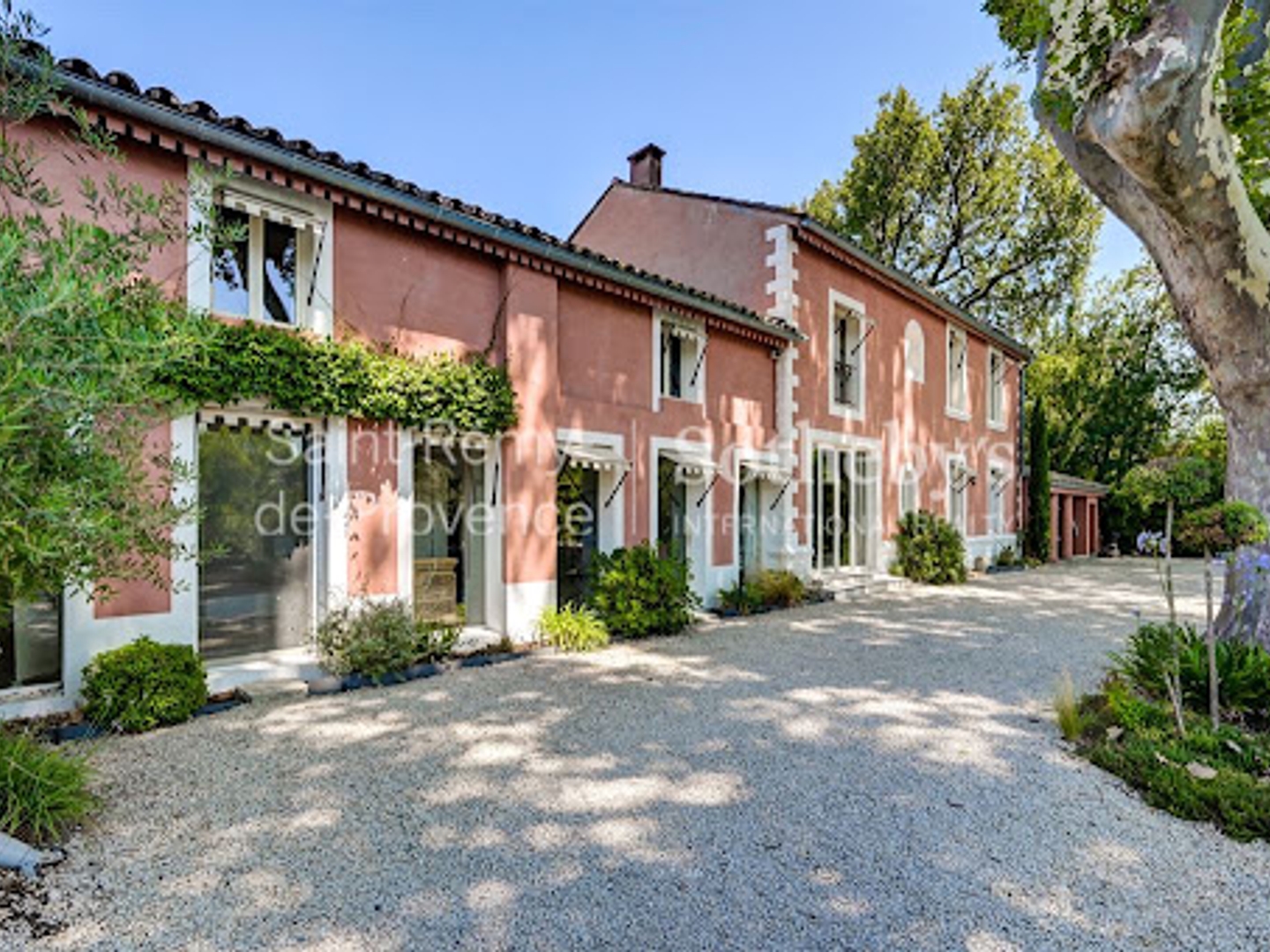 Maison à vendre - 9 pièces - 325m2 - Eygalières (13810)