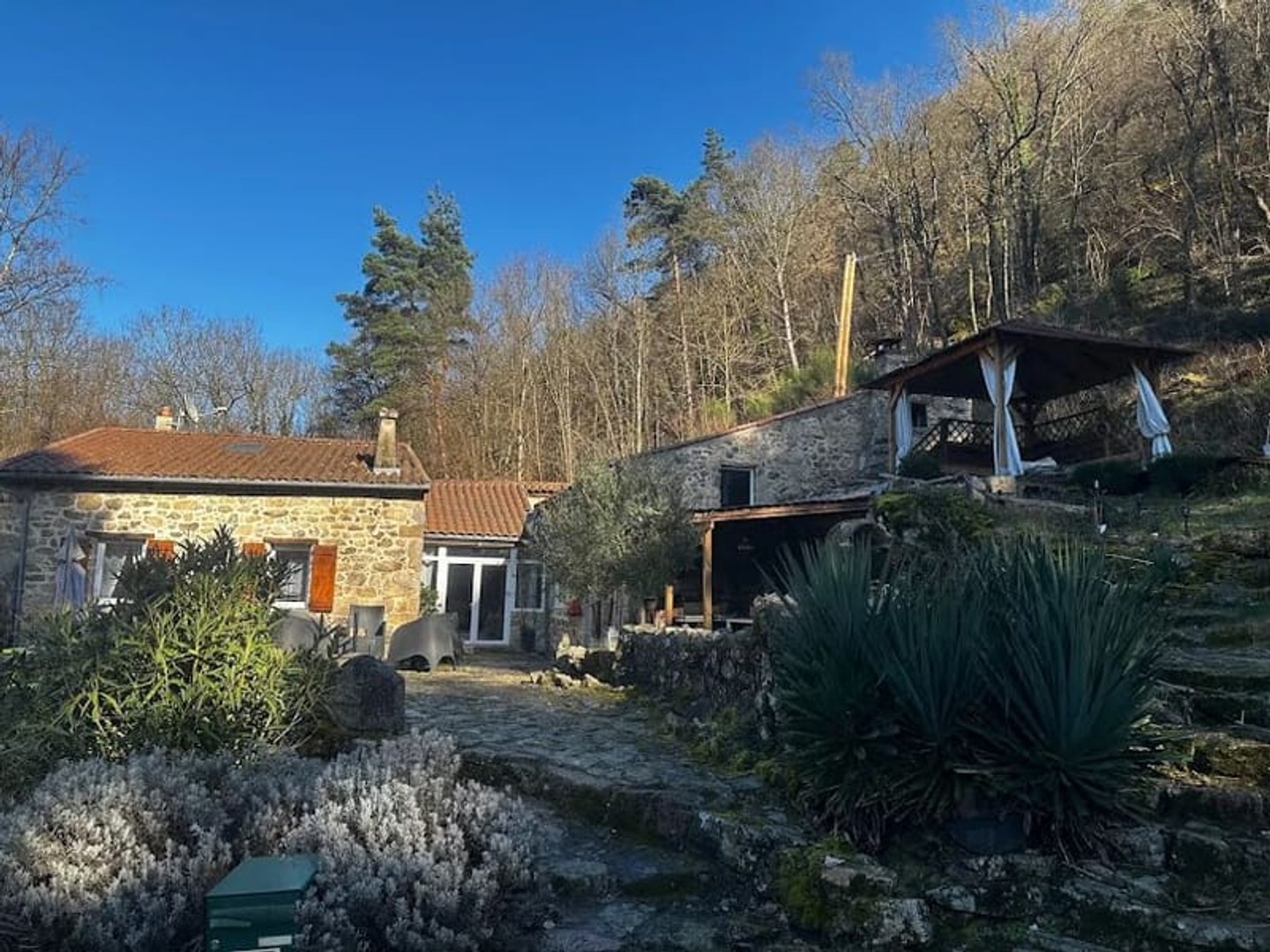 Propriété 4 pièces 144 m²