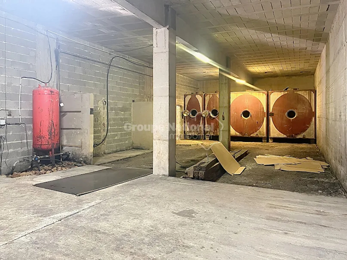 Maison à vendre - 1 pièce - 350m2 - Châteauneuf-Du-Pape (84230)