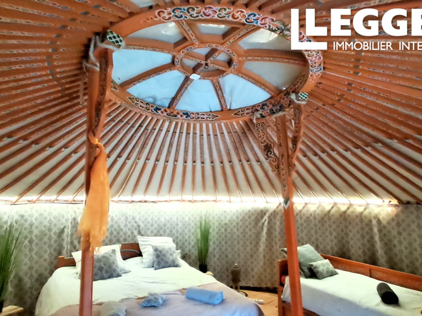 Un mode de vie fabuleux dans la campagne normande et un intérêt commercial indéniable et significant.