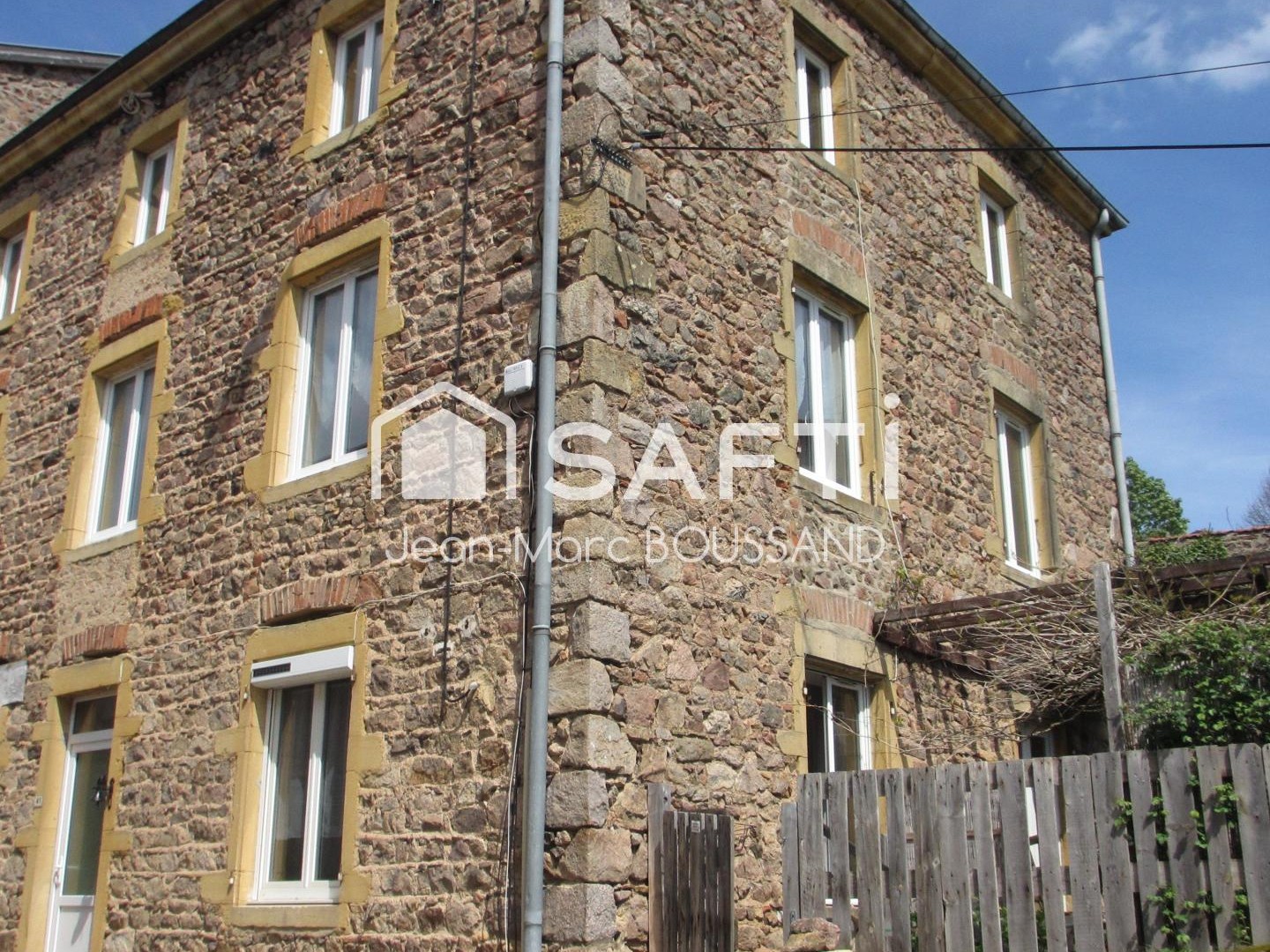 ECOCHE Maison de village à rénover 5 Pièces 122M²