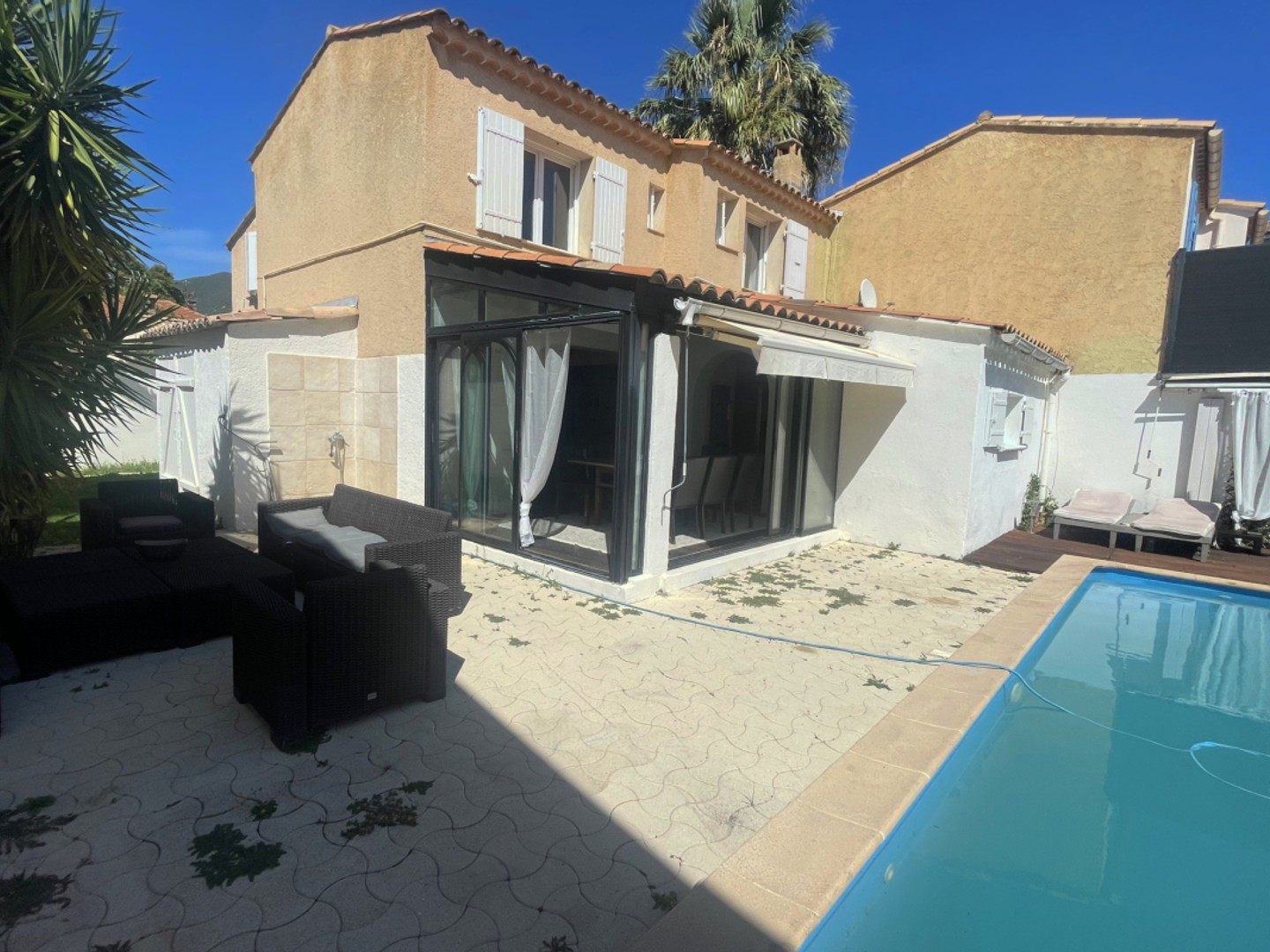 NYONS / PROCHE CENTRE VILLE / VILLA 4 PIECES / JARDIN AVEC P
