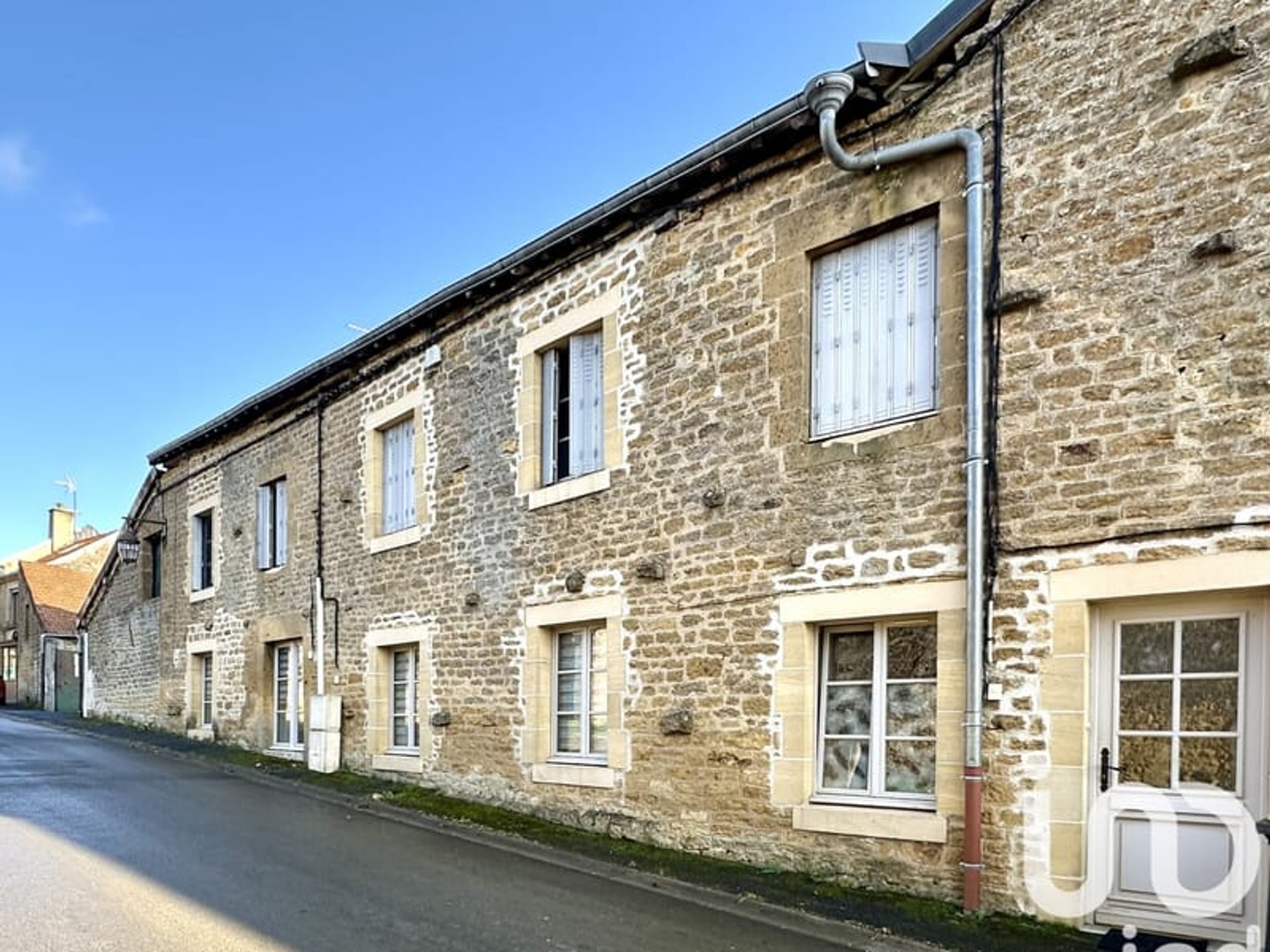 Maison avec appartements 1662 m²