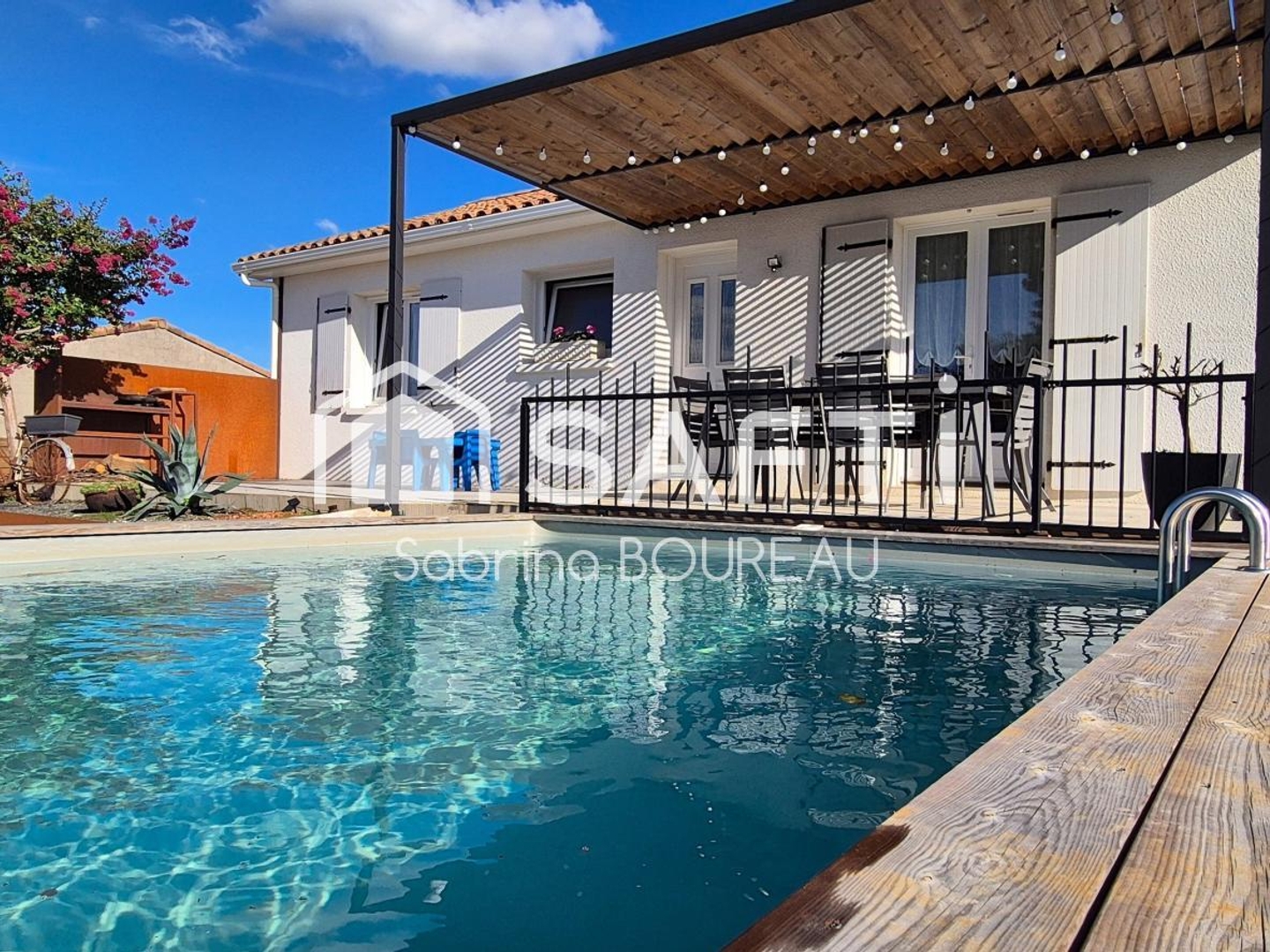 Maison familiale avec 3 chambres et piscine