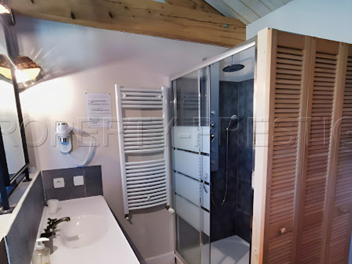 Maison à vendre - 800m2 - Celles-Sur-Durolle (63250)