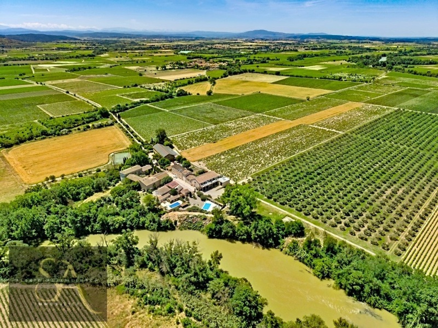Domaine viticole & touristique de prestige 63 ha Proche Méditerranée