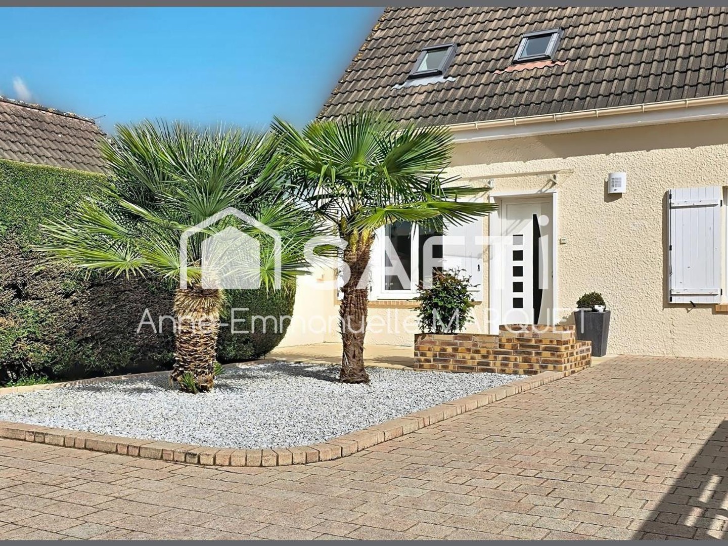 Maison 4 chambres, proche des commodités.