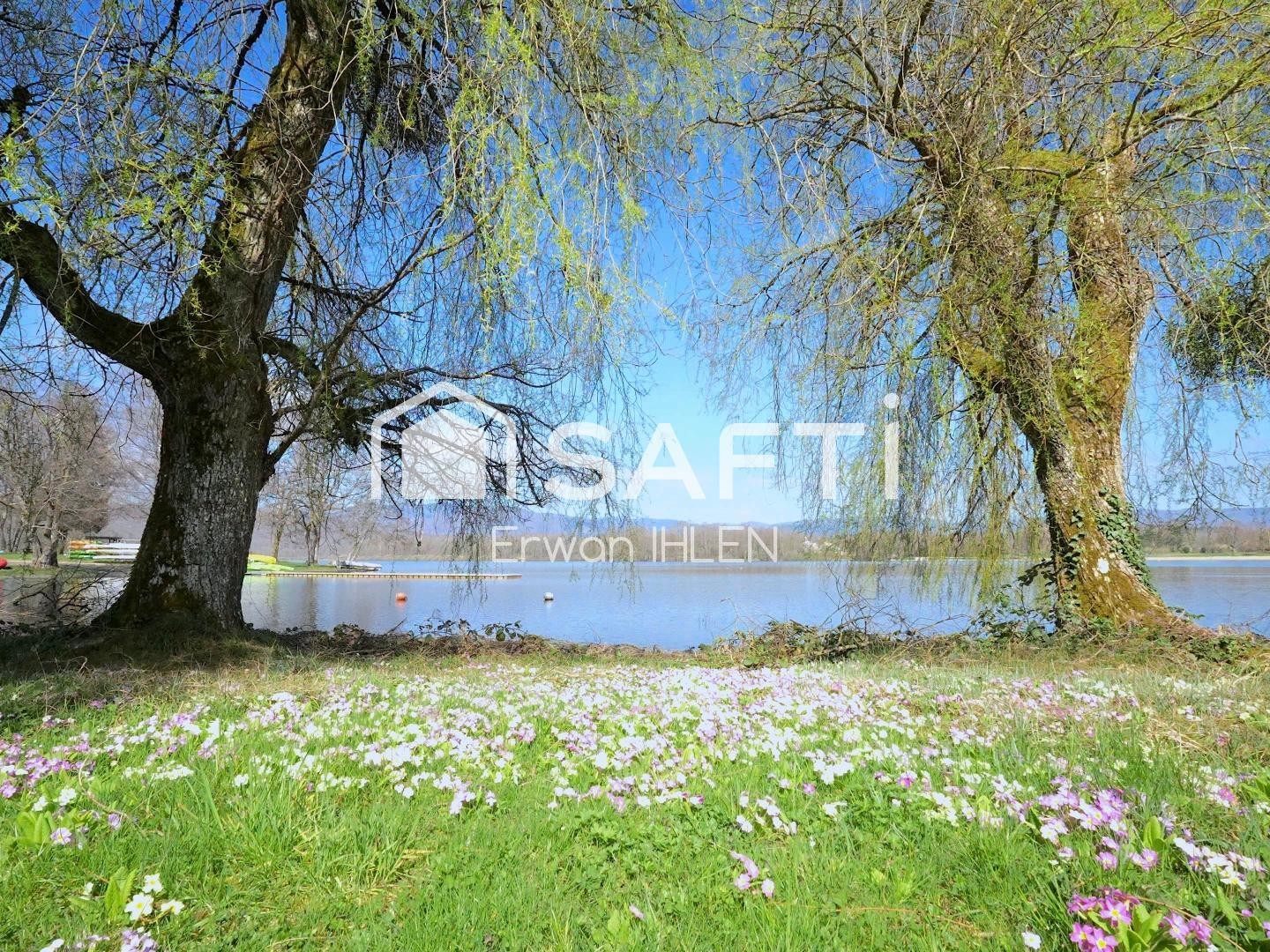 terrain à bâtir, 1100 m², dépendance cadastrée de 200m².