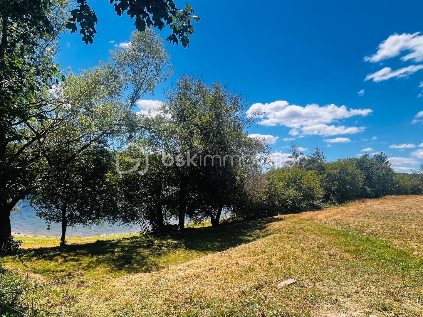 Terrain 975 m²