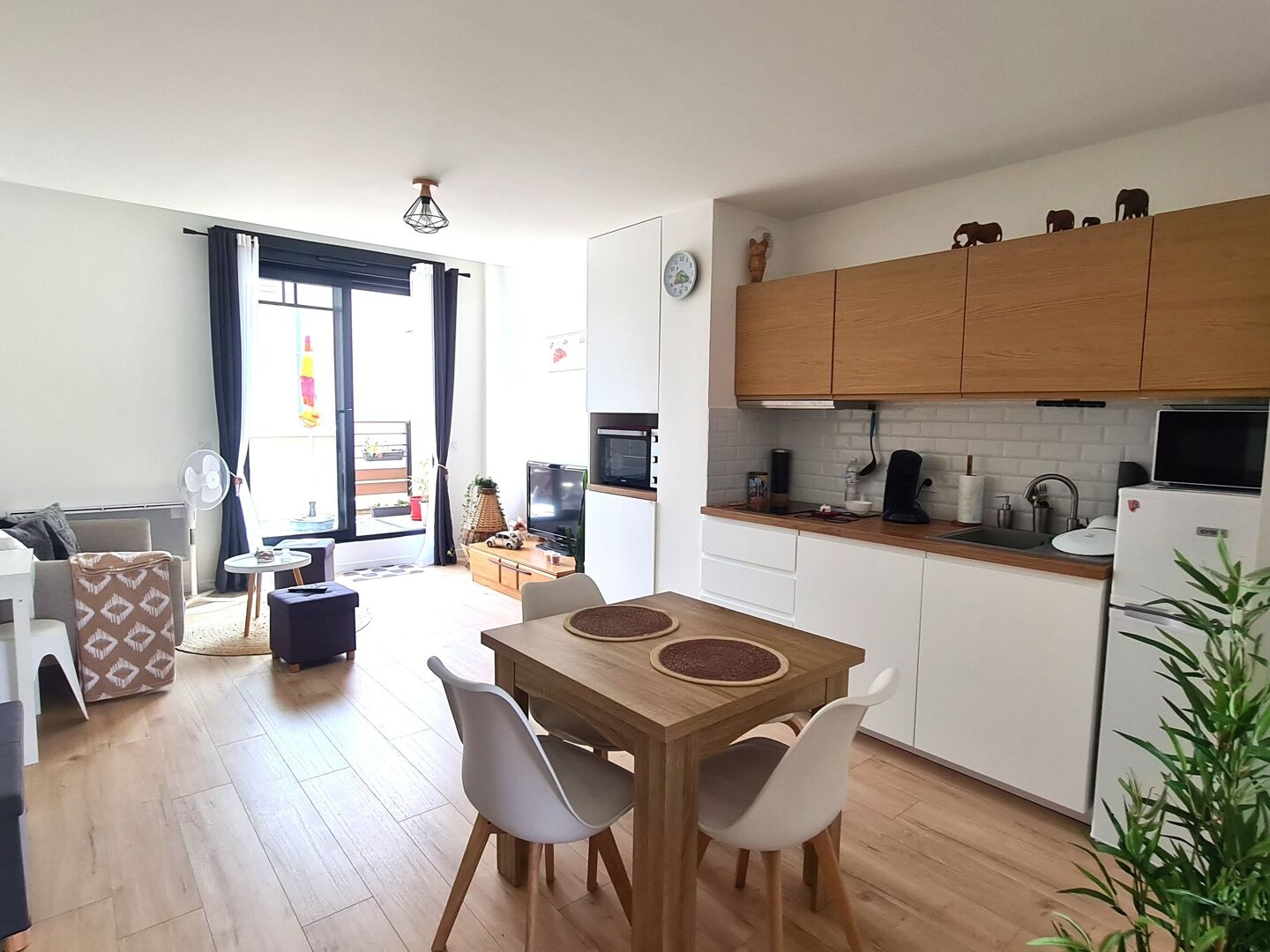 Appartement à vendre - 2 pièces - 43m2 - Chevry-Cossigny (77173)