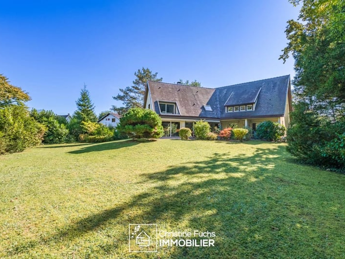 Belle demeure avec grand jardin en lisière de forêt
