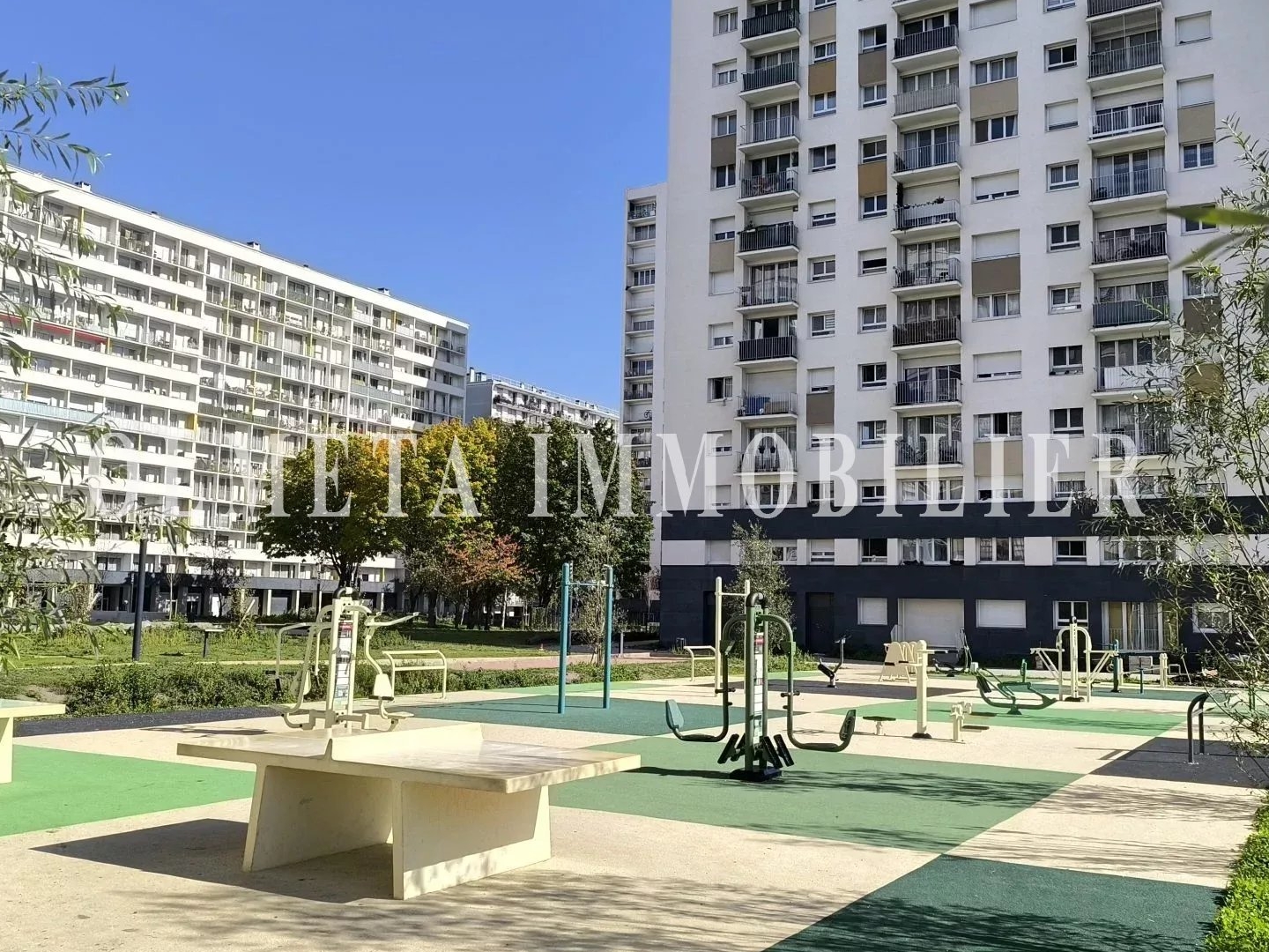 Appartement à vendre - 2 pièces - 49m2 - Épinay-Sur-Seine (93800)