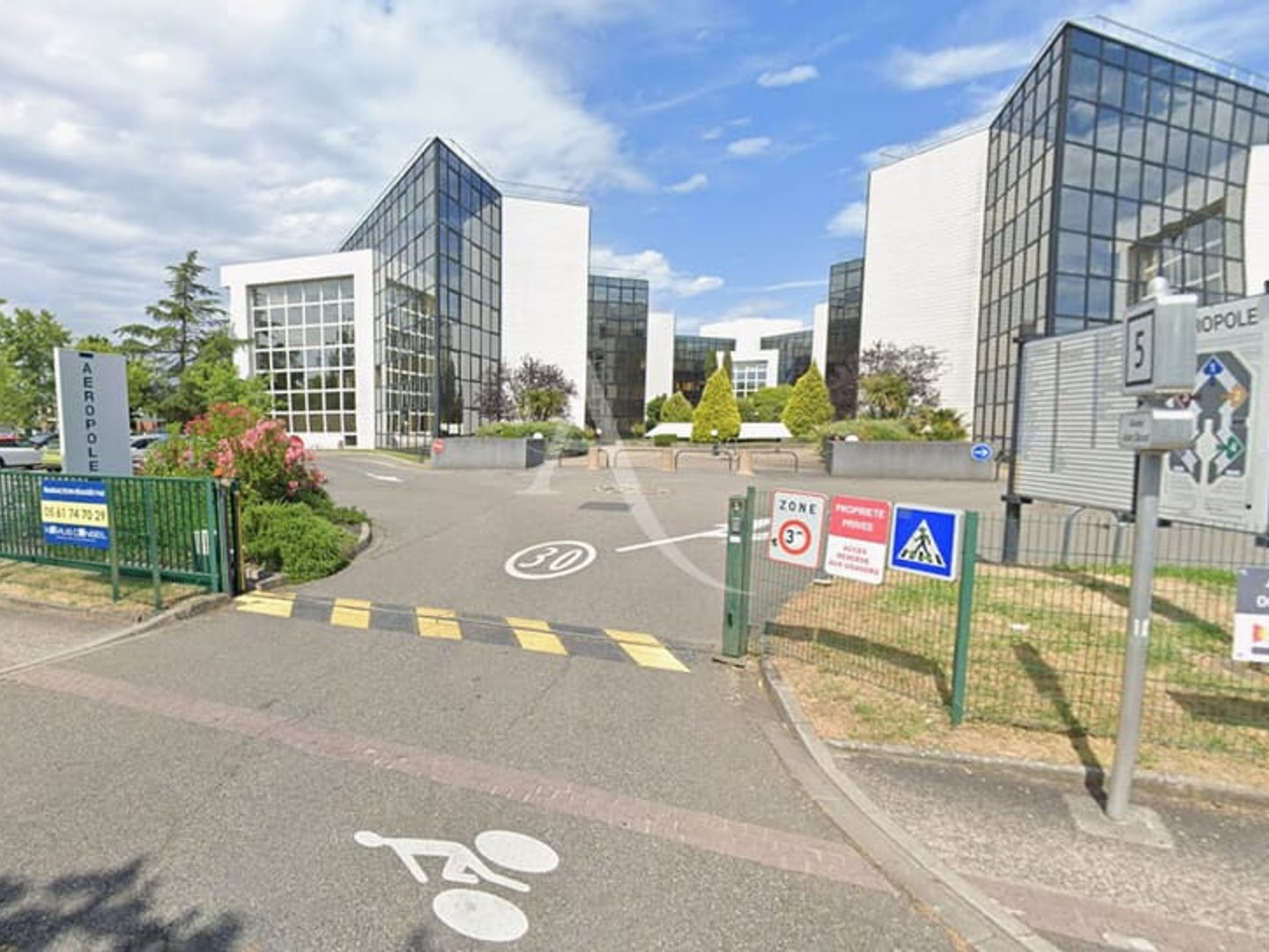Immeuble commercial 29 m²