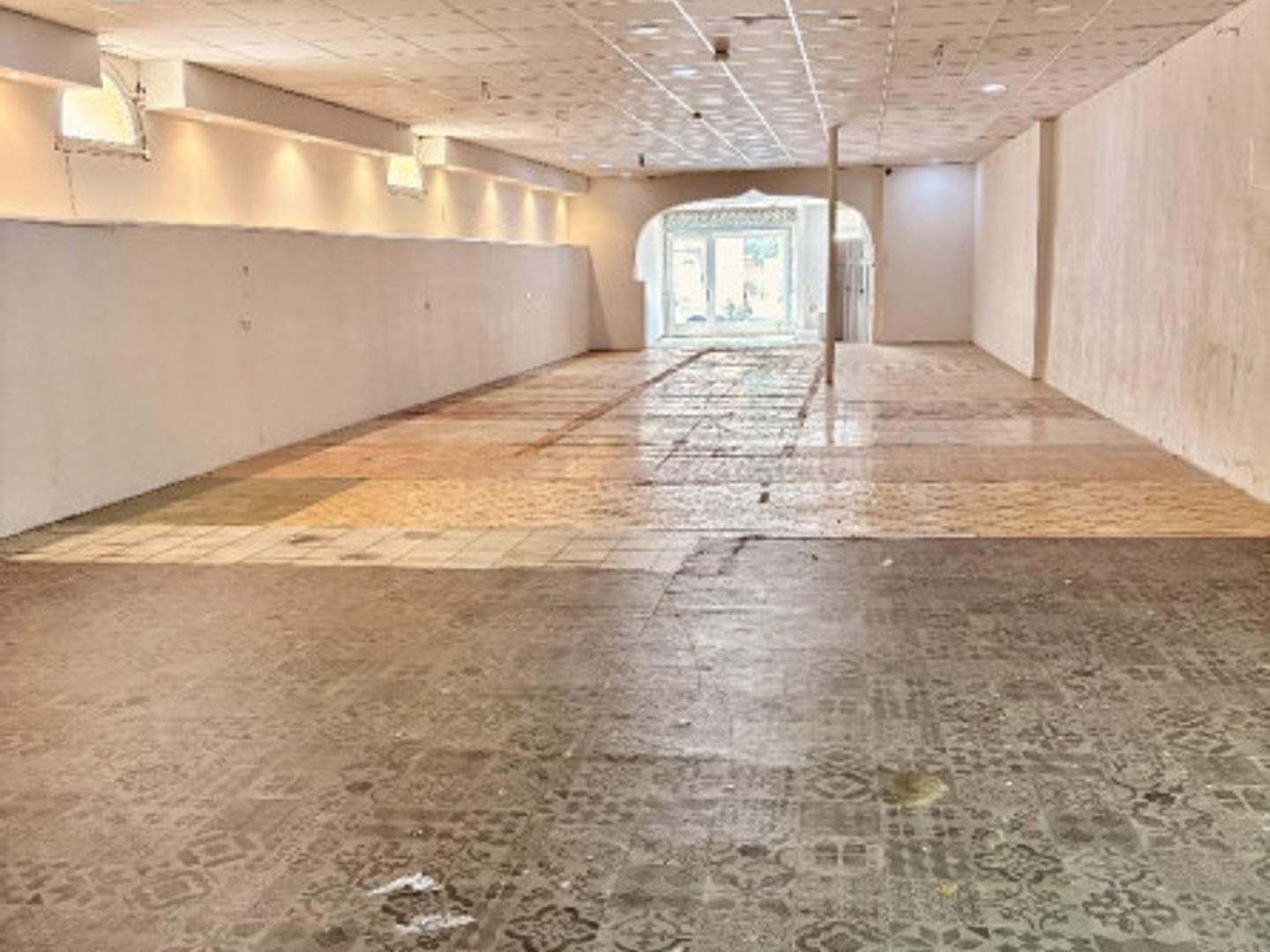 Immeuble à vendre - 8 pièces - 291m2 - Lunel (34400)