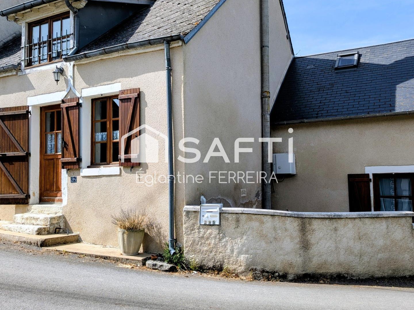 AXE ISSOUDUN/ LIGNIERES, à 15 minutes d' ISSOUDUN, Maison de hameau de 100m² environ avec jardin