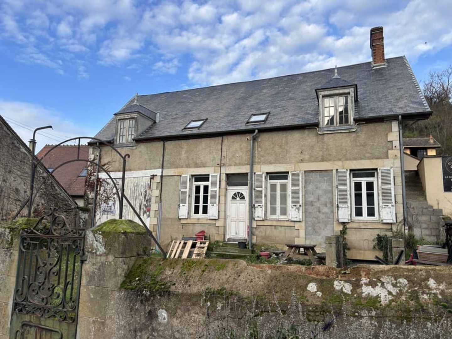 Hérisson Maison de caractère avec possibilités de location dans un village touristique
