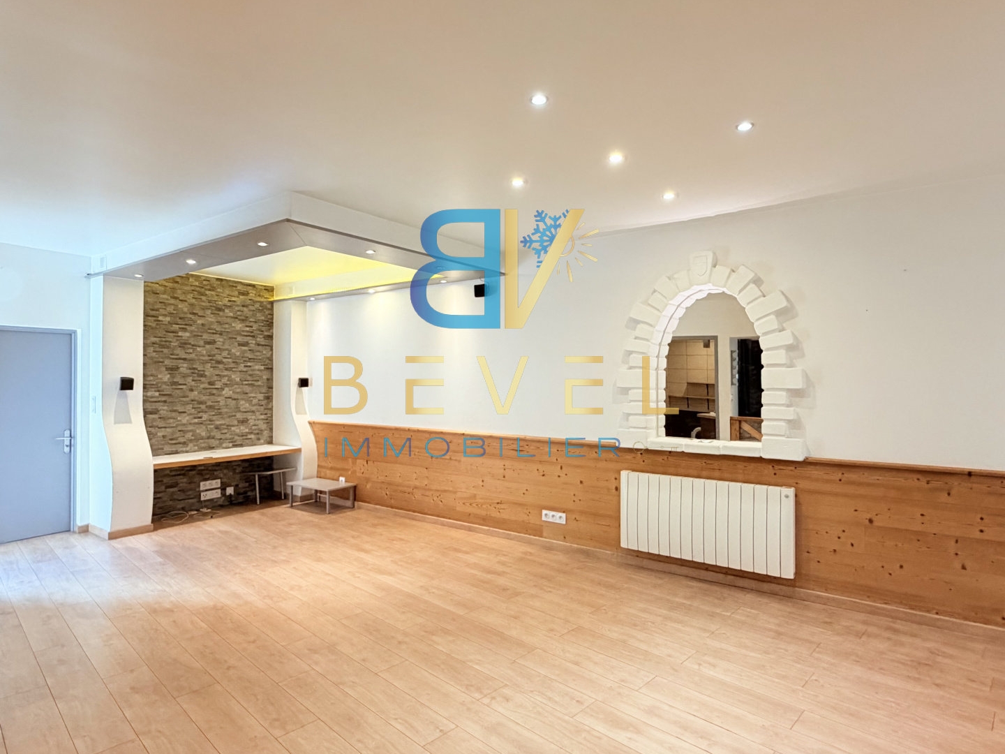 (73) Saint-Julien-Mont-Denis - Centre Village - Rare Apparte