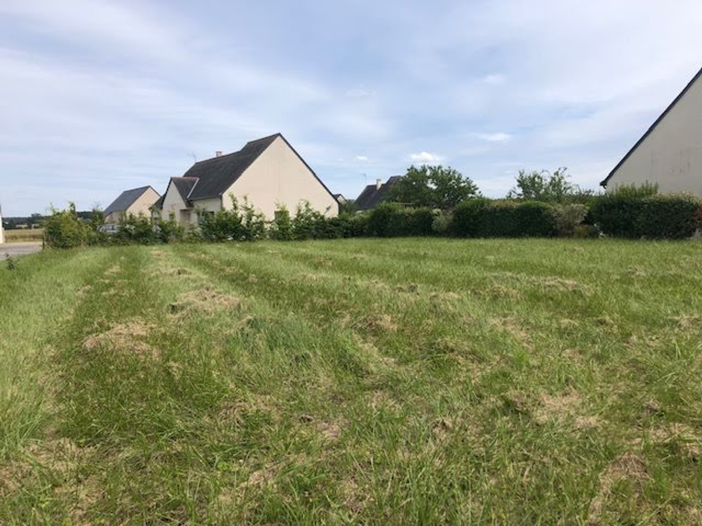 Terrain 698 m²