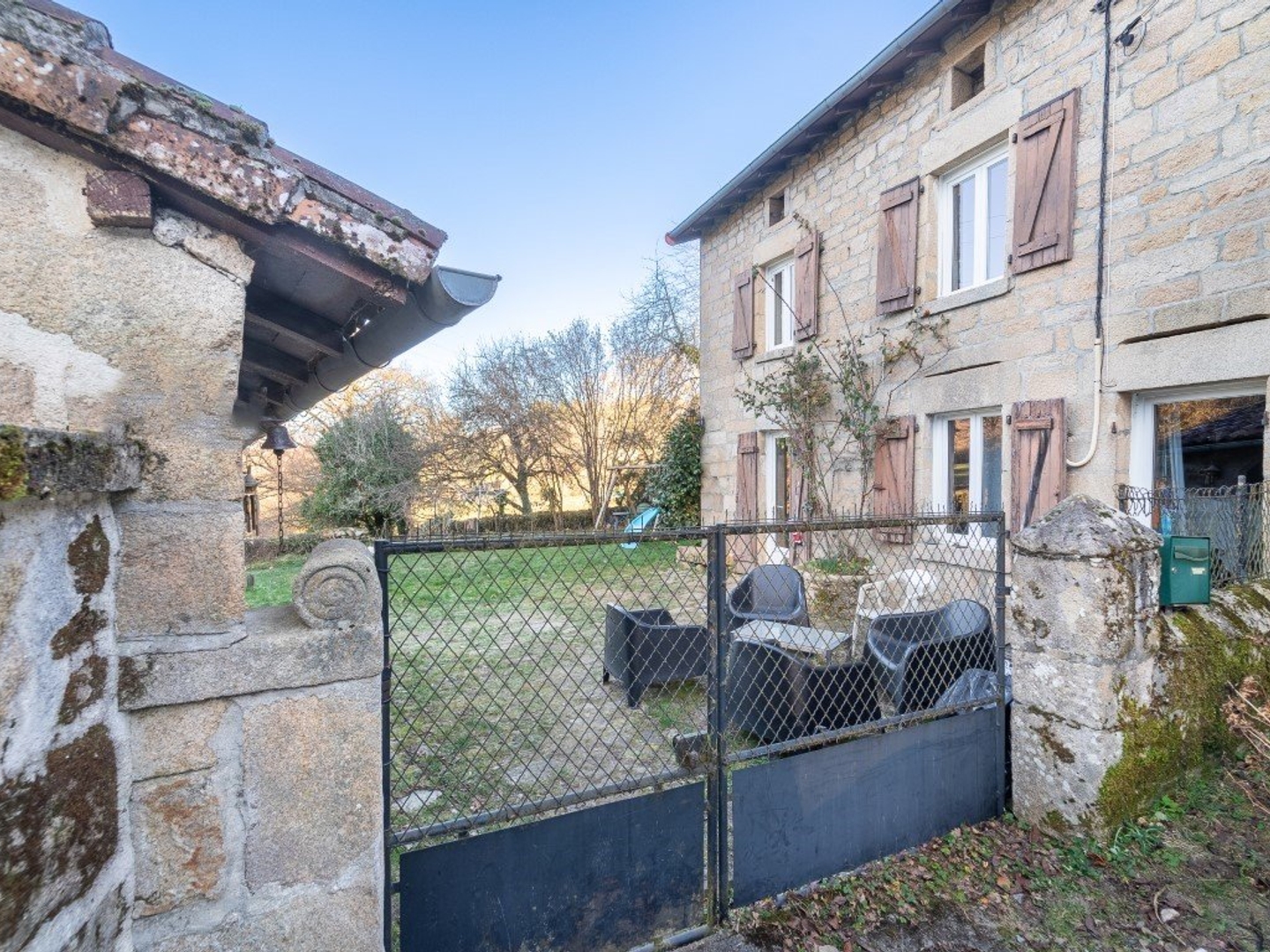 Une maison entièrement rénovée avec jardin