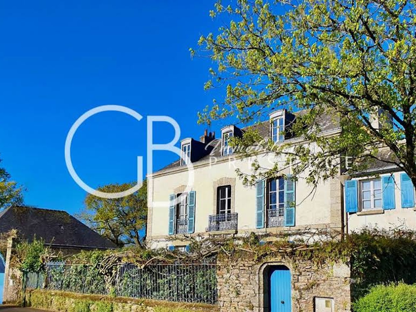 Maison 12 pièces 300 m²