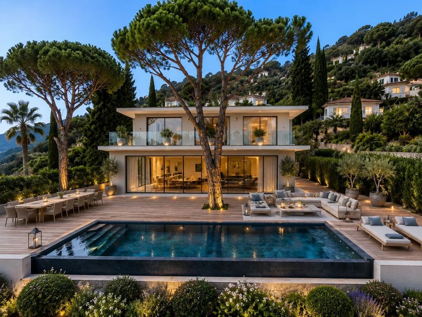 Maison à vendre - 5 pièces - 264m2 - Roquebrune-Cap-Ma... (06190)