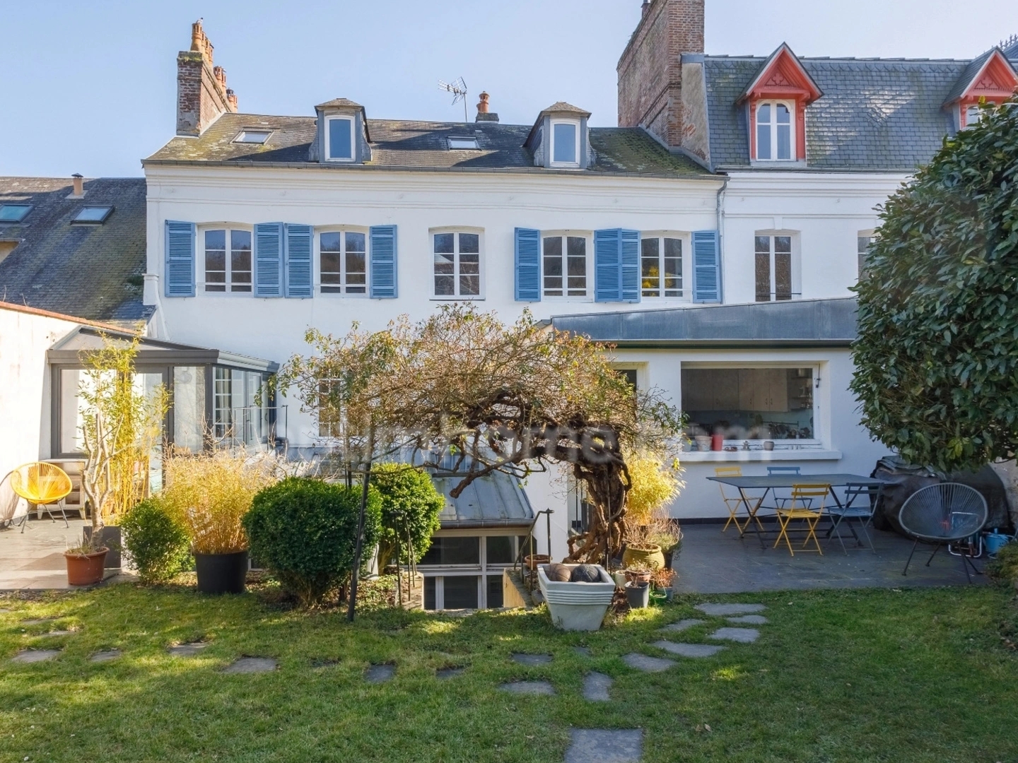 Maison 16 pièces 355 m²