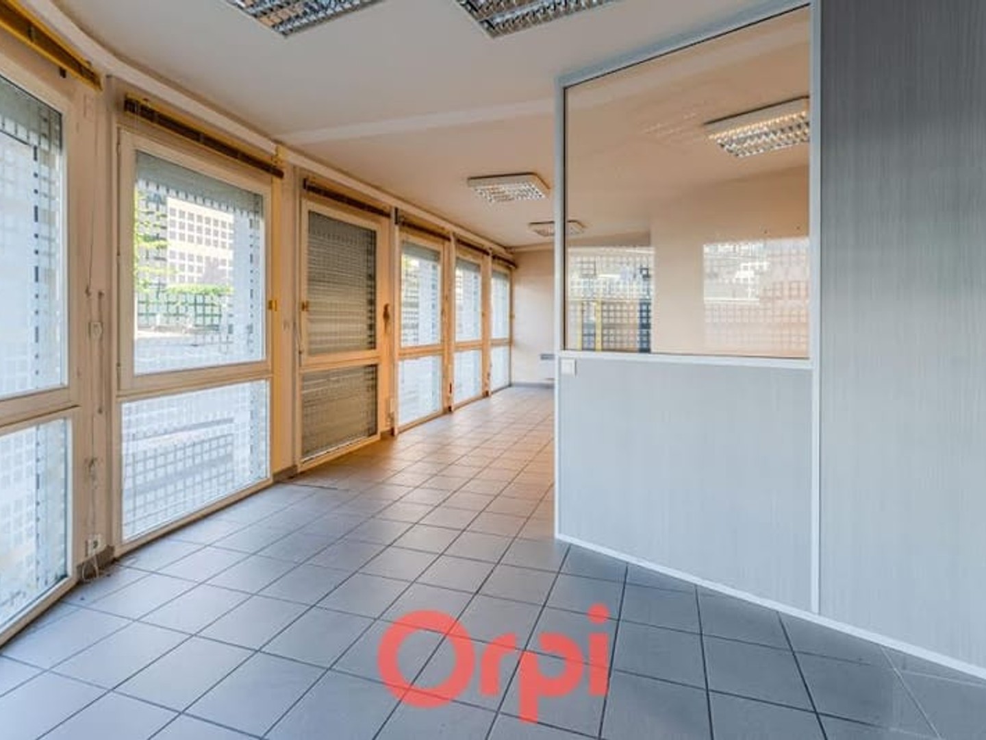 Local 125 m²
