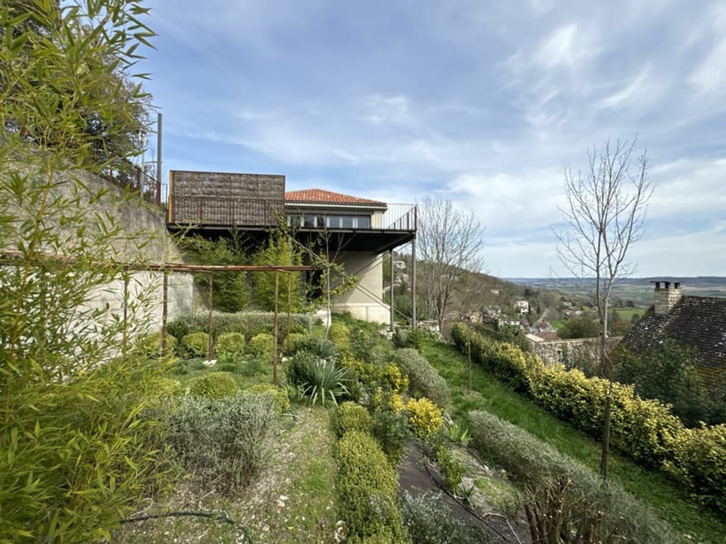 Ensemble immobilier dans l'un des plus beaux villages de France