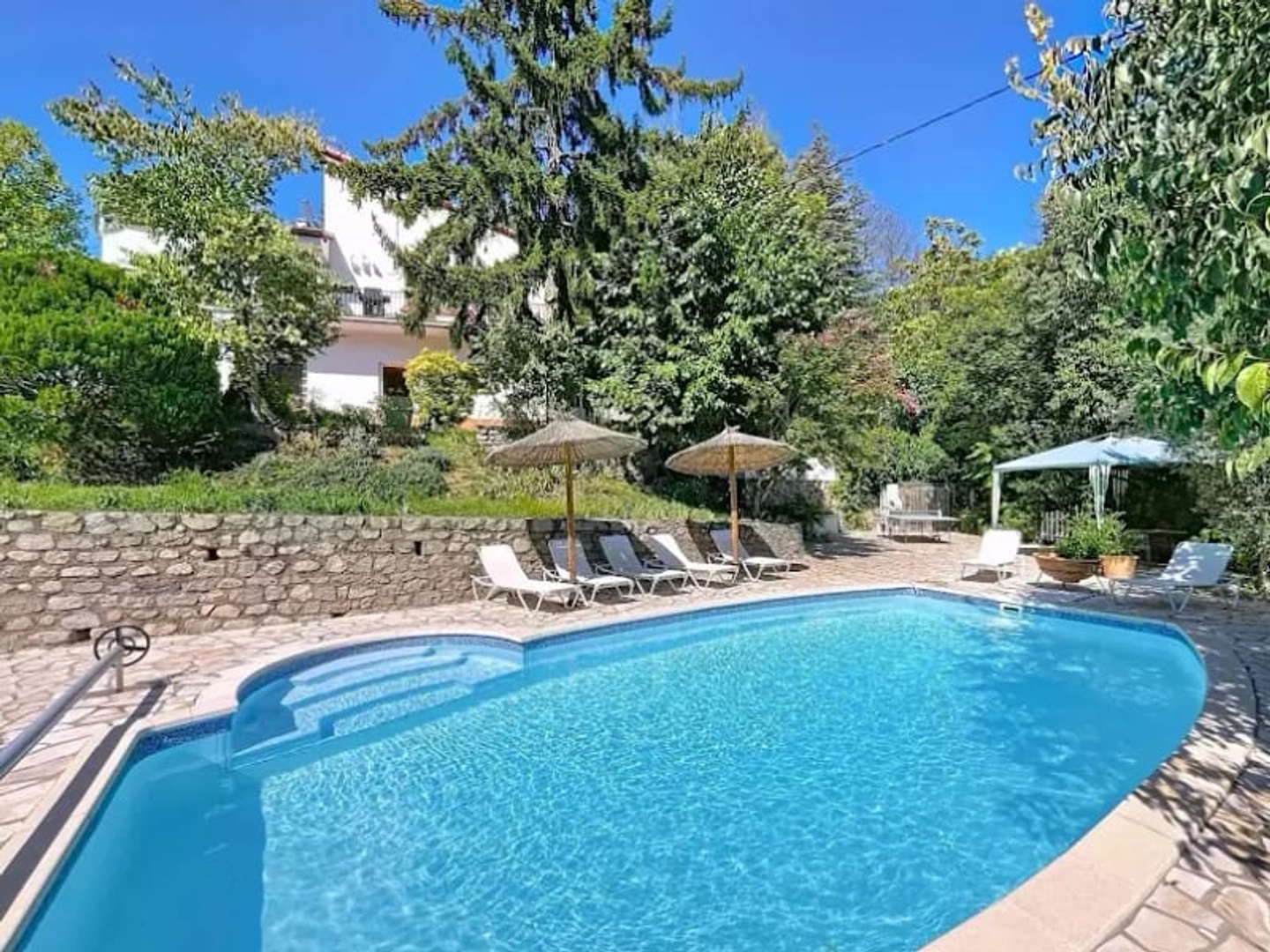 Maison à vendre - 9 pièces - 200m2 - Arles-Sur-Tech (66150)