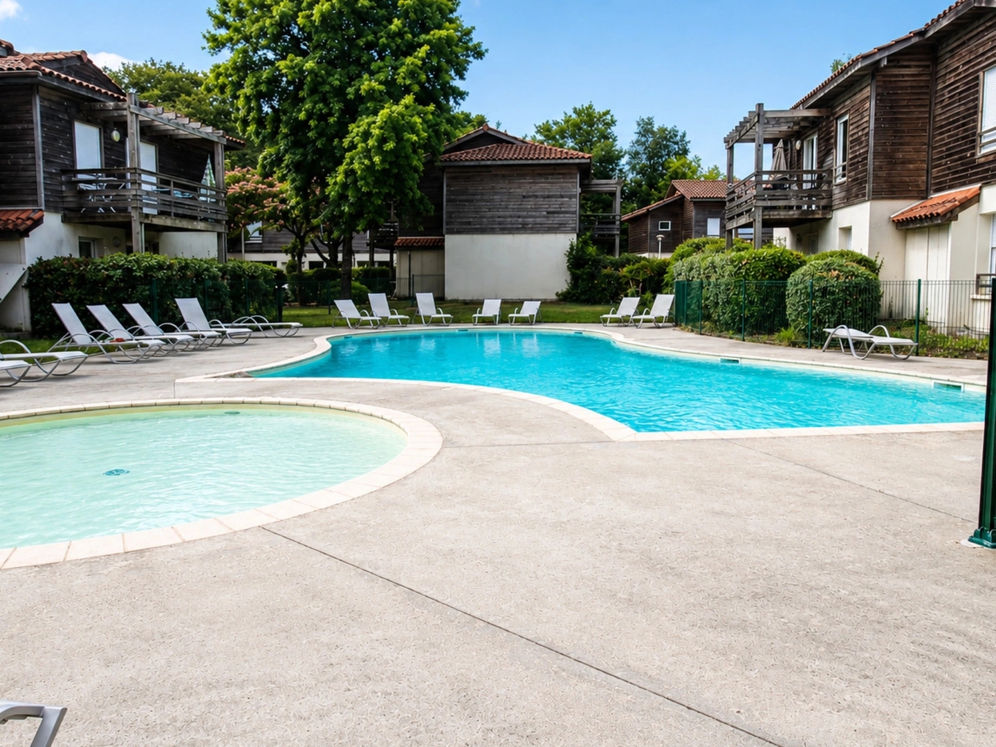 T2 meublé 30 m2 avec terrasse et parking à Aureilhan - 40-
