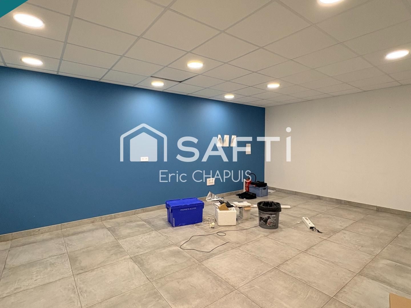 Bureaux à vendre - 11 pièces - 232m2 - Saint-Aubin-D'aub... (35250)