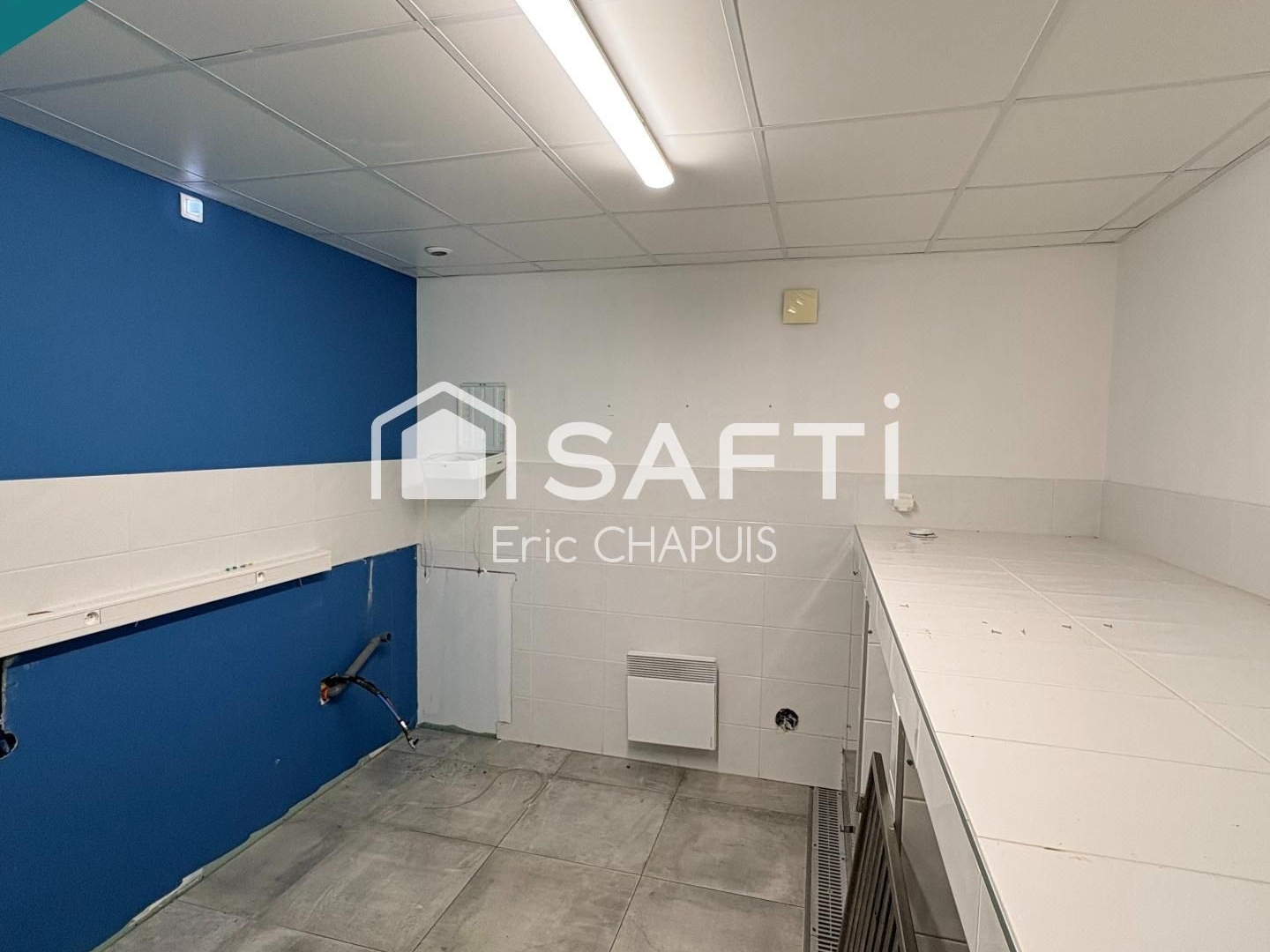Bureaux à vendre - 11 pièces - 232m2 - Saint-Aubin-D'aub... (35250)