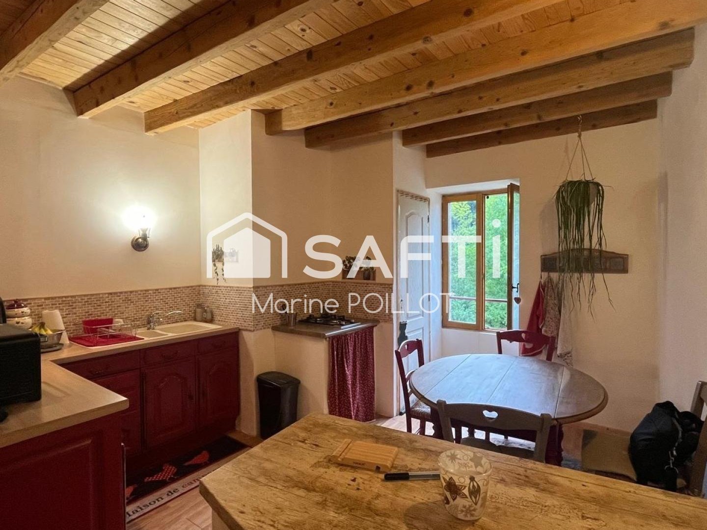 Maison d'habitation, 10 minutes BLIGNY SUR OUCHE, 25 minutes BEAUNE / POUILLY EN AUXOIS, 45 minutes DIJON.