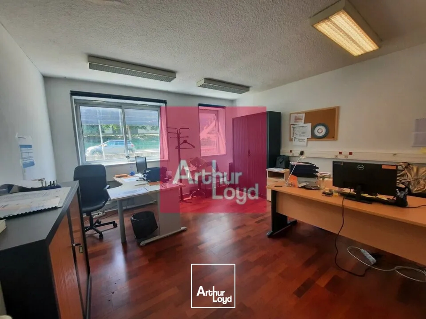 Locaux à vendre - 965m2 - Riom (63200)