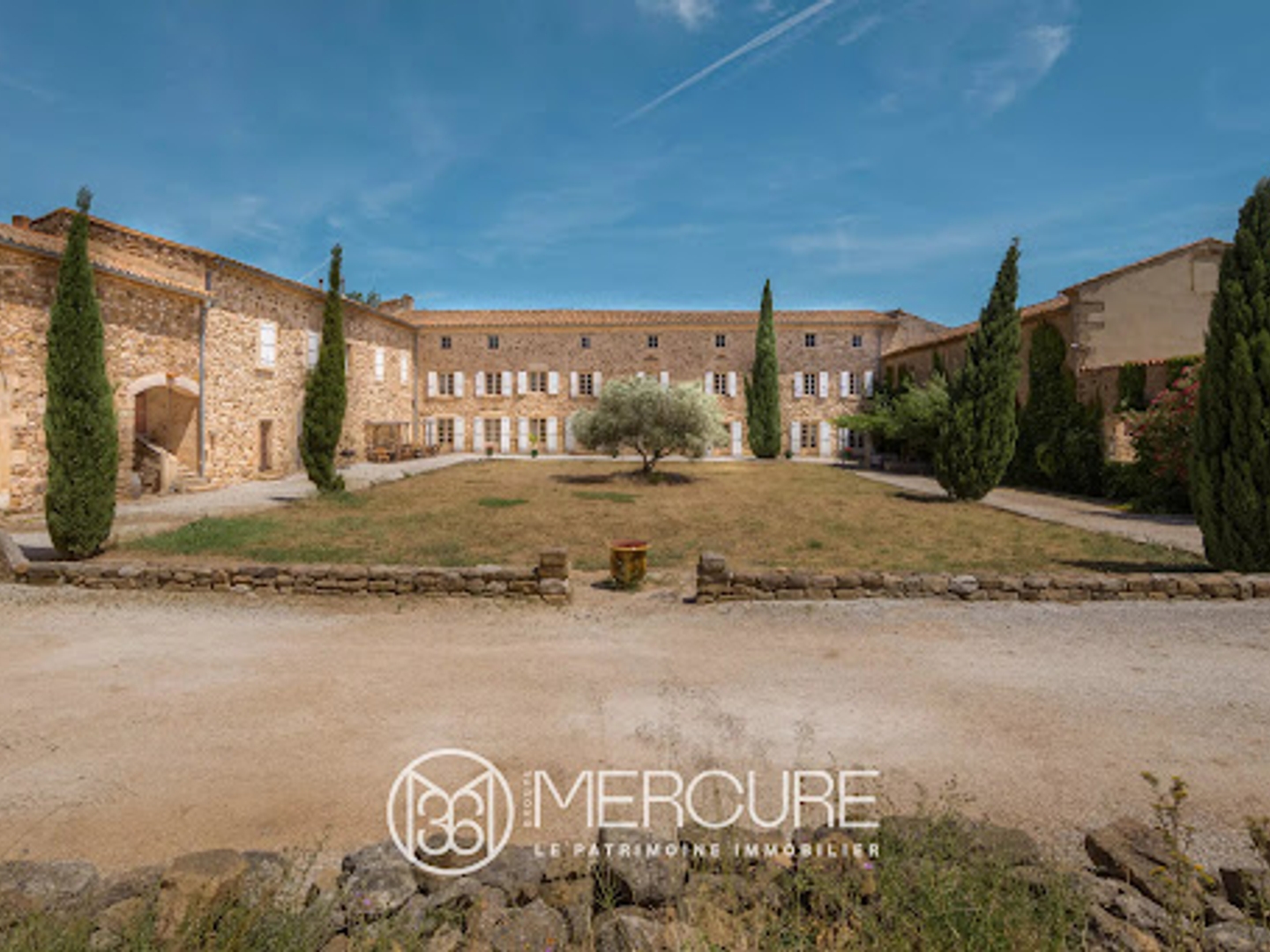 Maison à vendre - 45 pièces - 1834m2 - Thézan-Des-Corbières (11200)