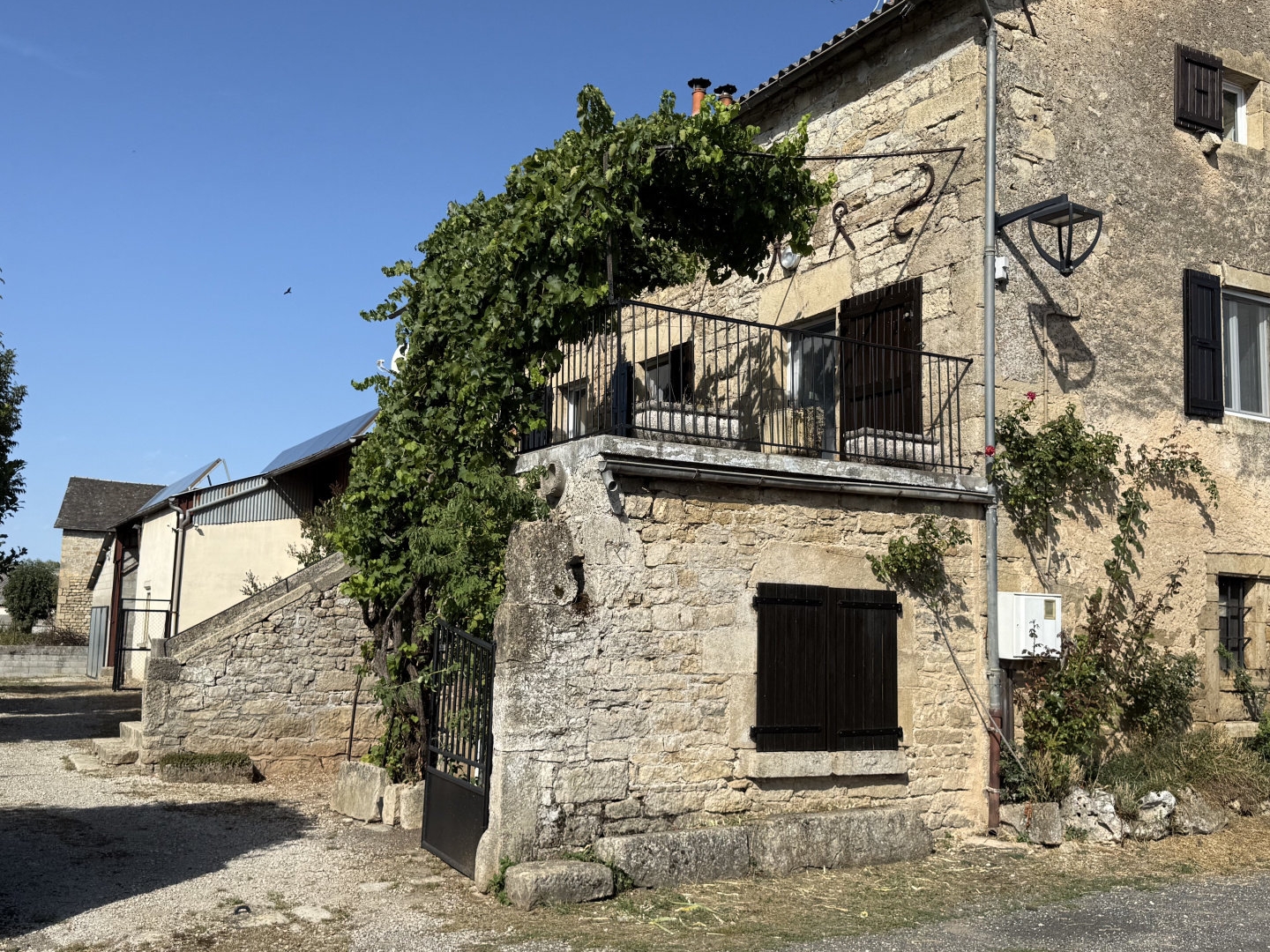 Maison de caractère avec appartement indépendant, proche Sév
