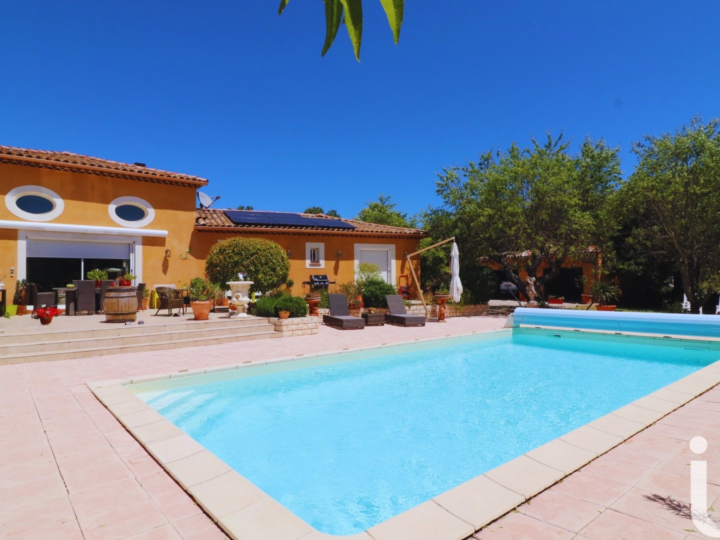 Maison 7 pièces 196 m²