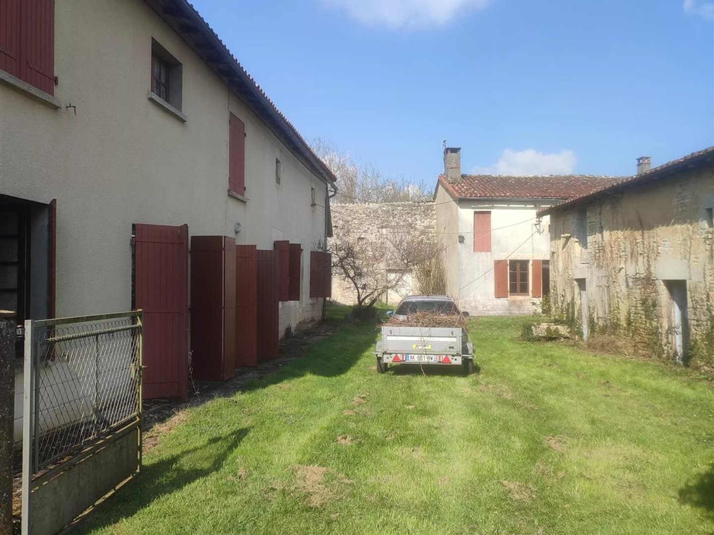 Maison à vendre - 230m2 - Ruffec (16700)
