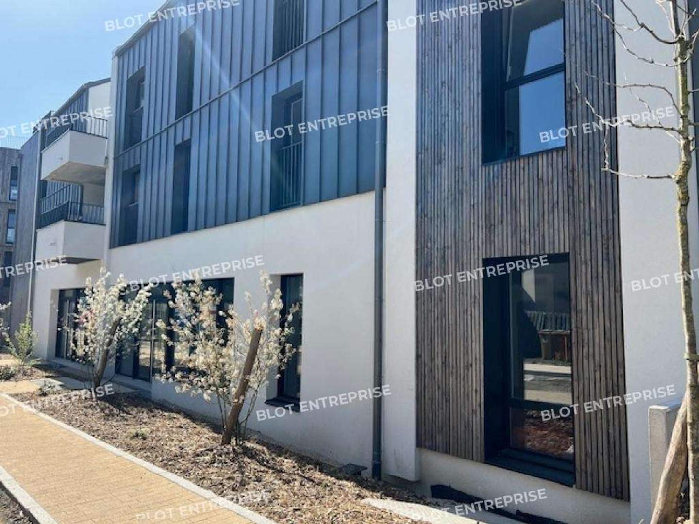 Cellule commerciale neuve 162m² à Plérin