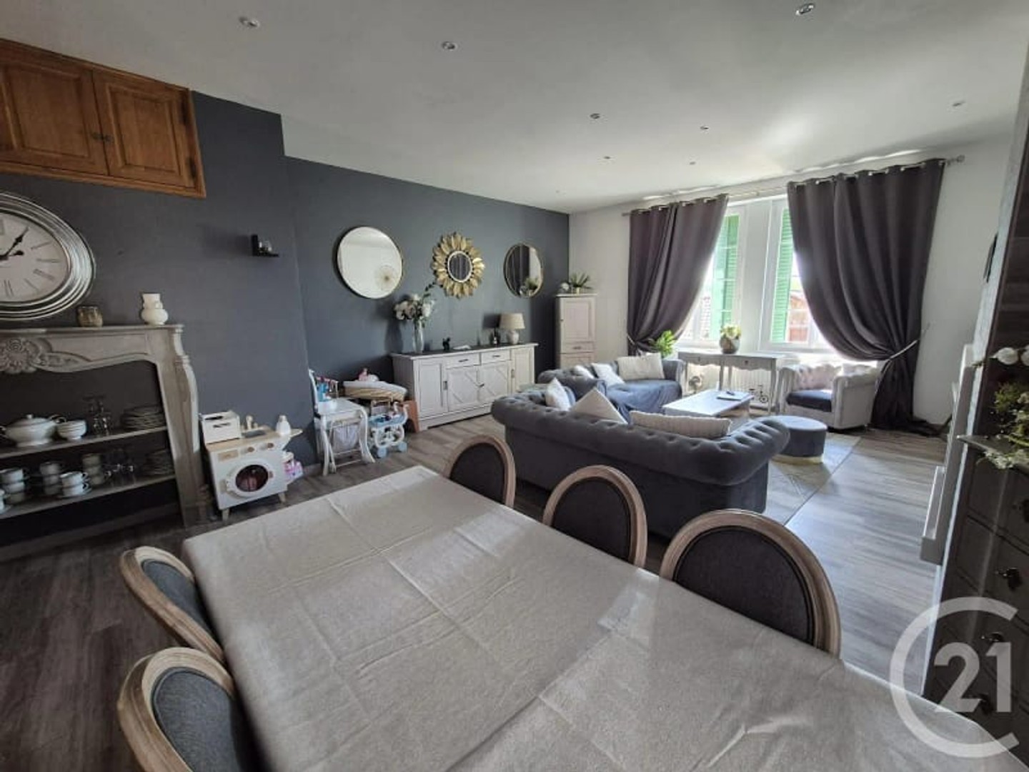 Maison 6 pièces 255 m²