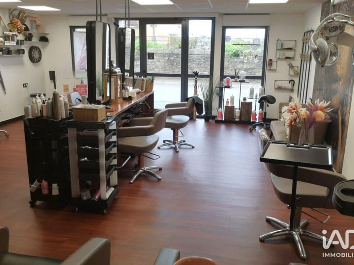 Immeuble commercial 47 m²