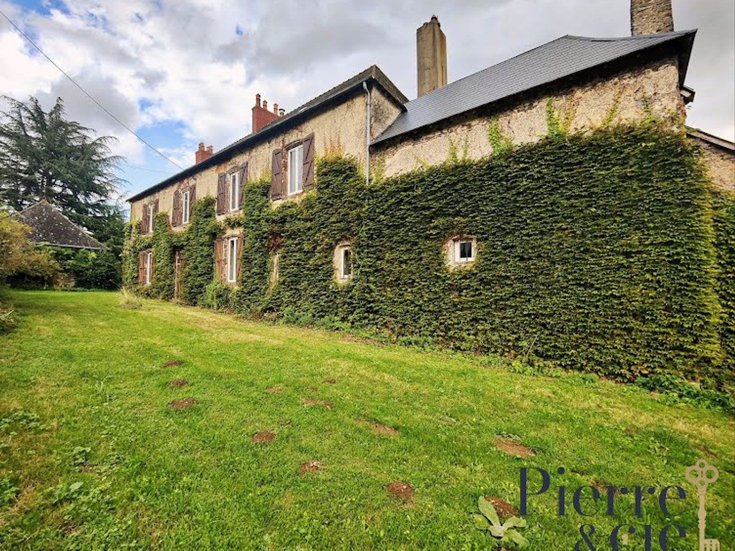 Maison 16 pièces 376 m²