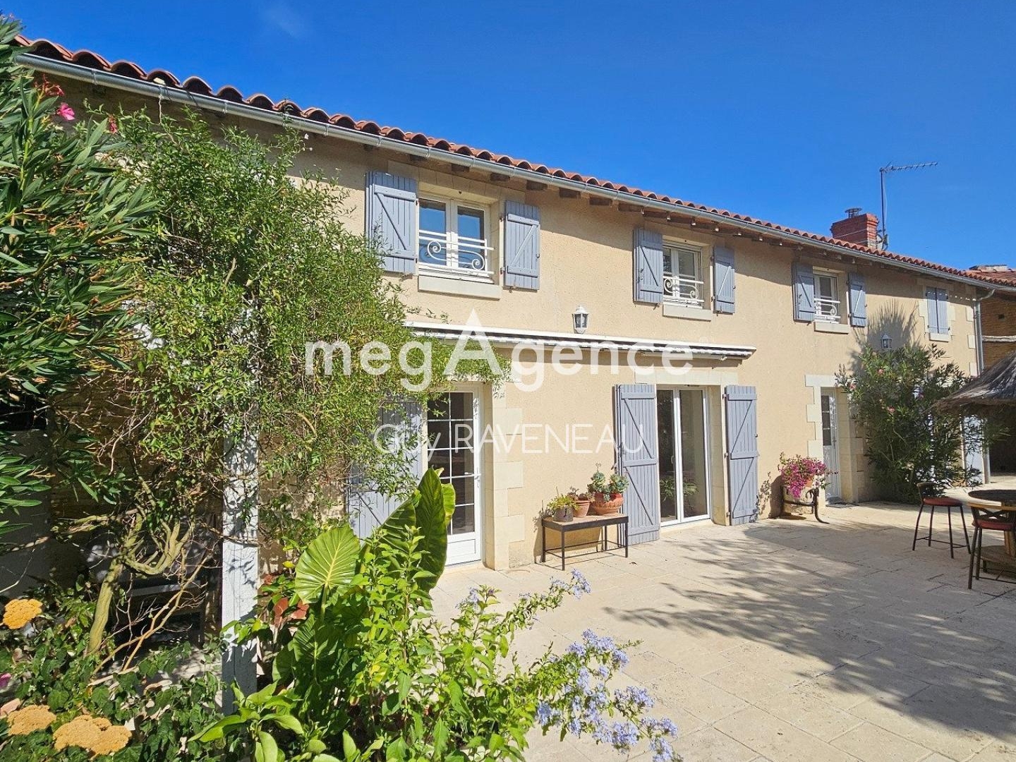 Maison à vendre - 8 pièces - 167m2 - Loudun (86200)