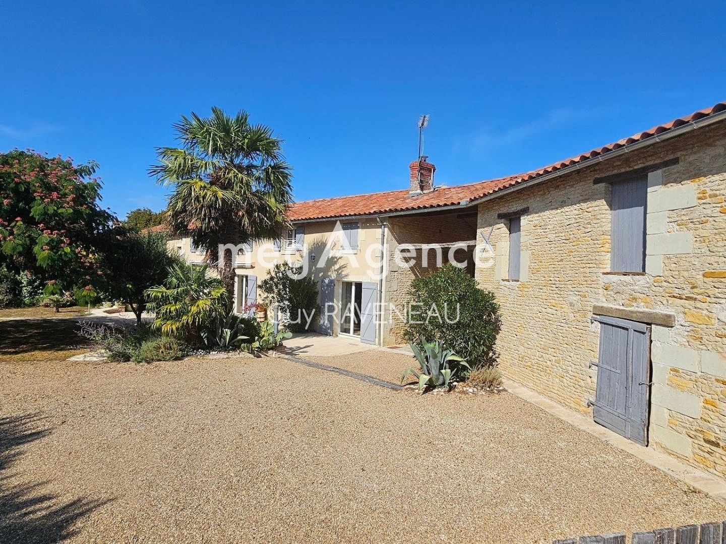 Maison à vendre - 8 pièces - 167m2 - Loudun (86200)