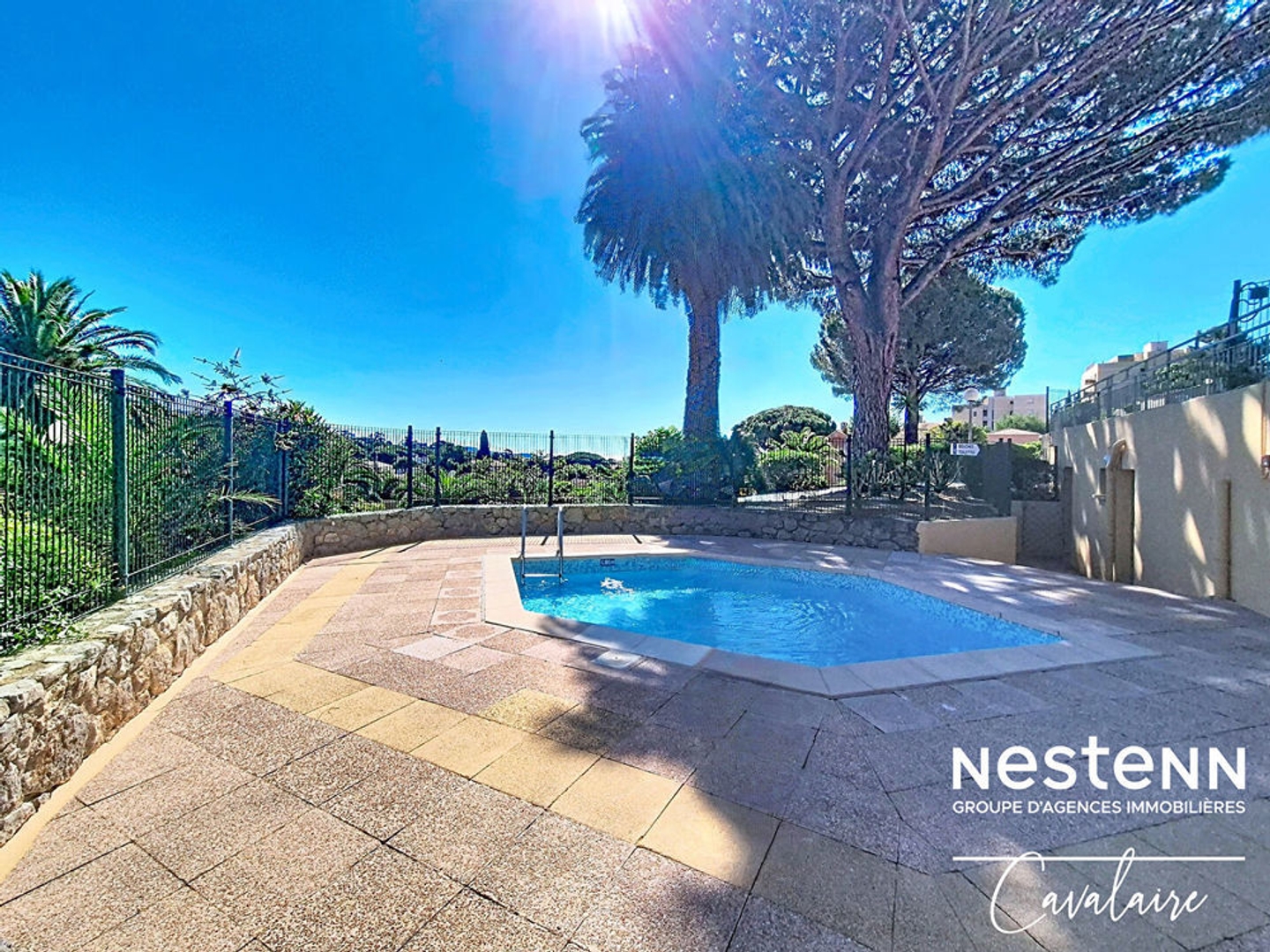 Appartement à vendre - 1 pièce - 21m2 - Cavalaire-Sur-Mer (83240)