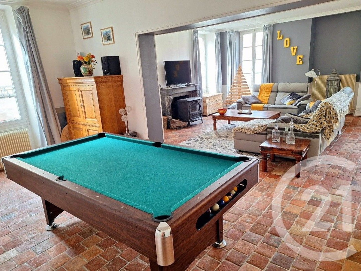 Maison à vendre - 7 pièces - 214m2 - Étais-La-Sauvin (89480)