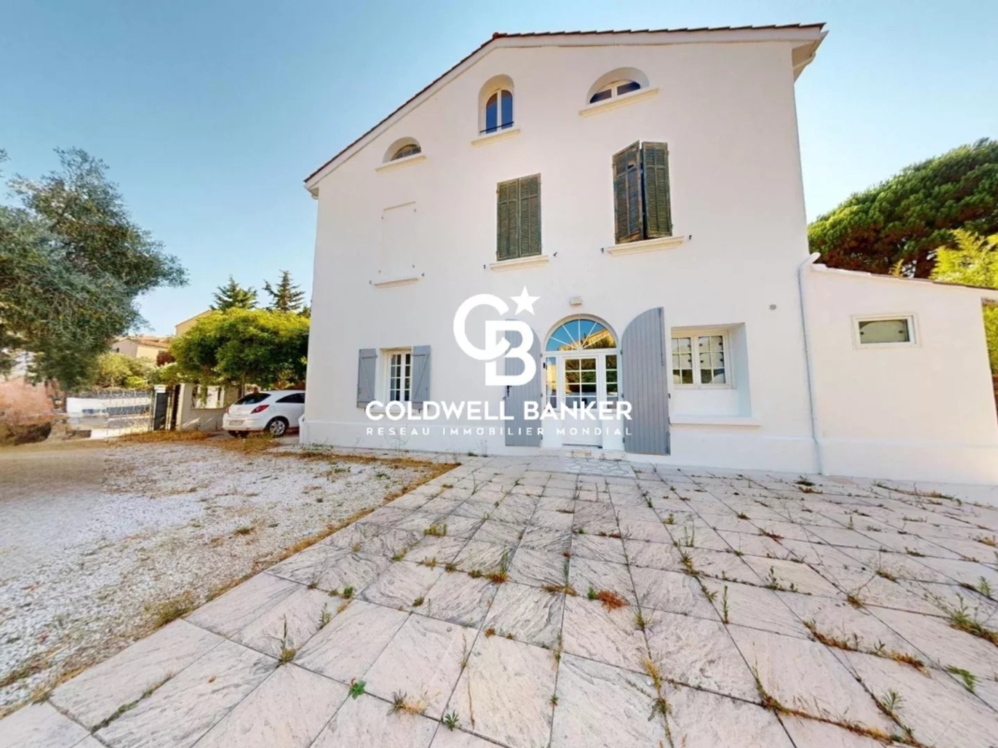 Appartement à vendre - 3 pièces - 400m2 - Cavalaire-Sur-Mer (83240)