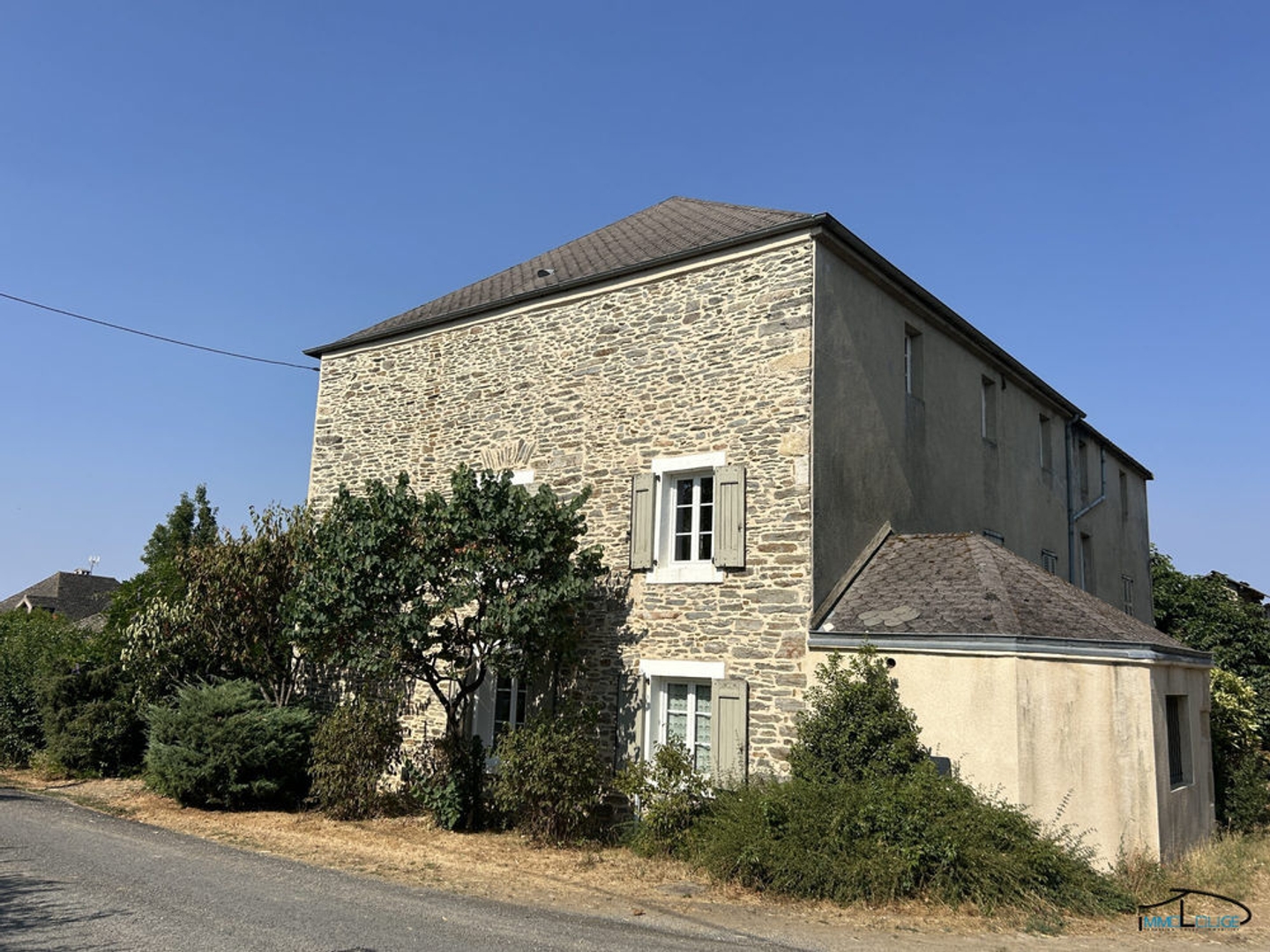 Maison à vendre - 11 pièces - 255m2 - Salmiech (12120)